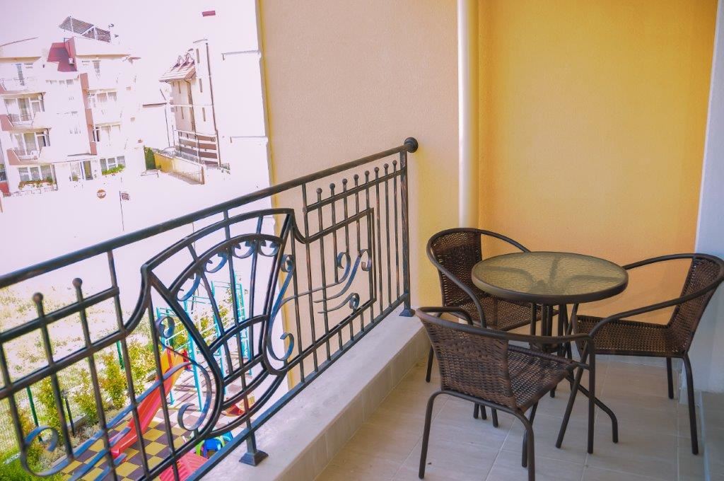 Двустаен апартамент за нощувки в комплекс с басейн в Равда Двустаен апартамент за нощувки в комплекс с басейн в Равда