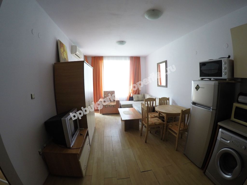 Евтин двустаен мебелиран апартамент за продажба в курорта Слънчев Бряг