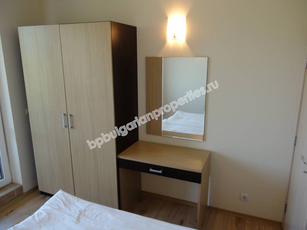 Мебелиран двустаен апартаменти на абсолютна първа линия море в Обзор