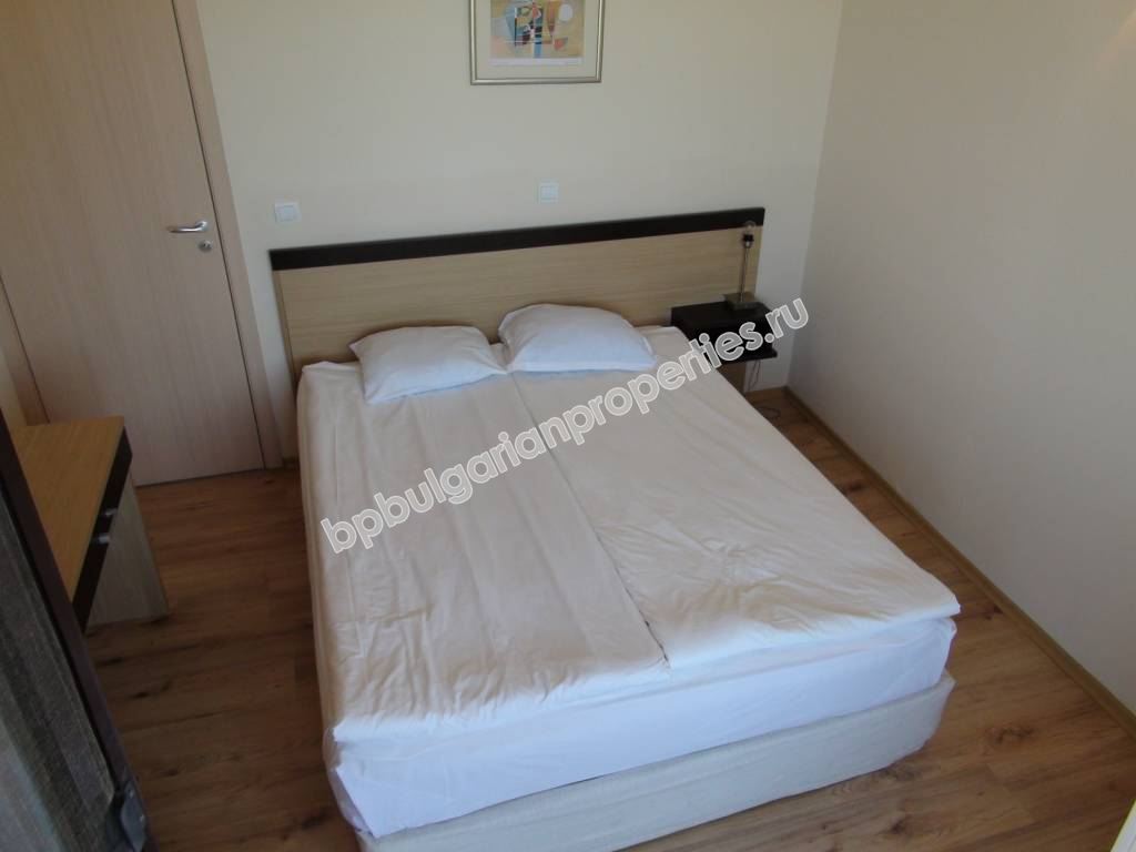 Мебелиран двустаен апартаменти на абсолютна първа линия море в Обзор