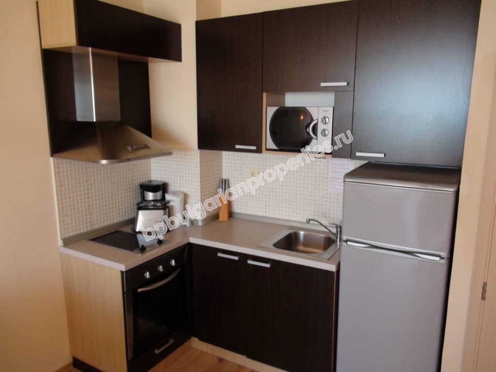 Мебелиран двустаен апартаменти на абсолютна първа линия море в Обзор