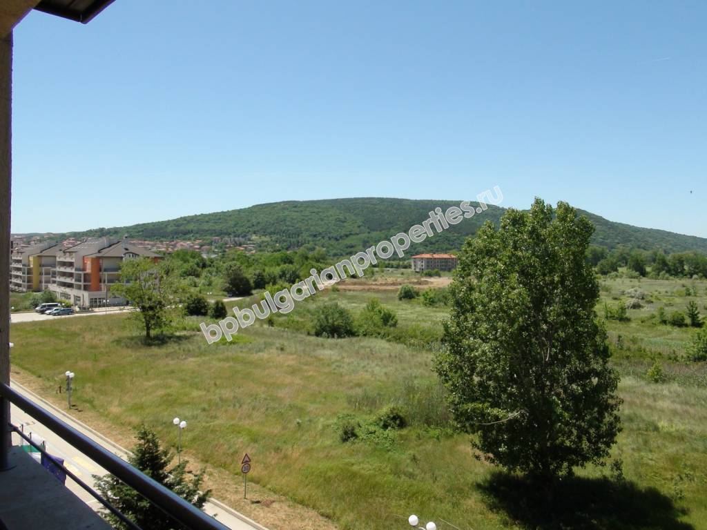 Мебелиран двустаен апартаменти на абсолютна първа линия море в Обзор