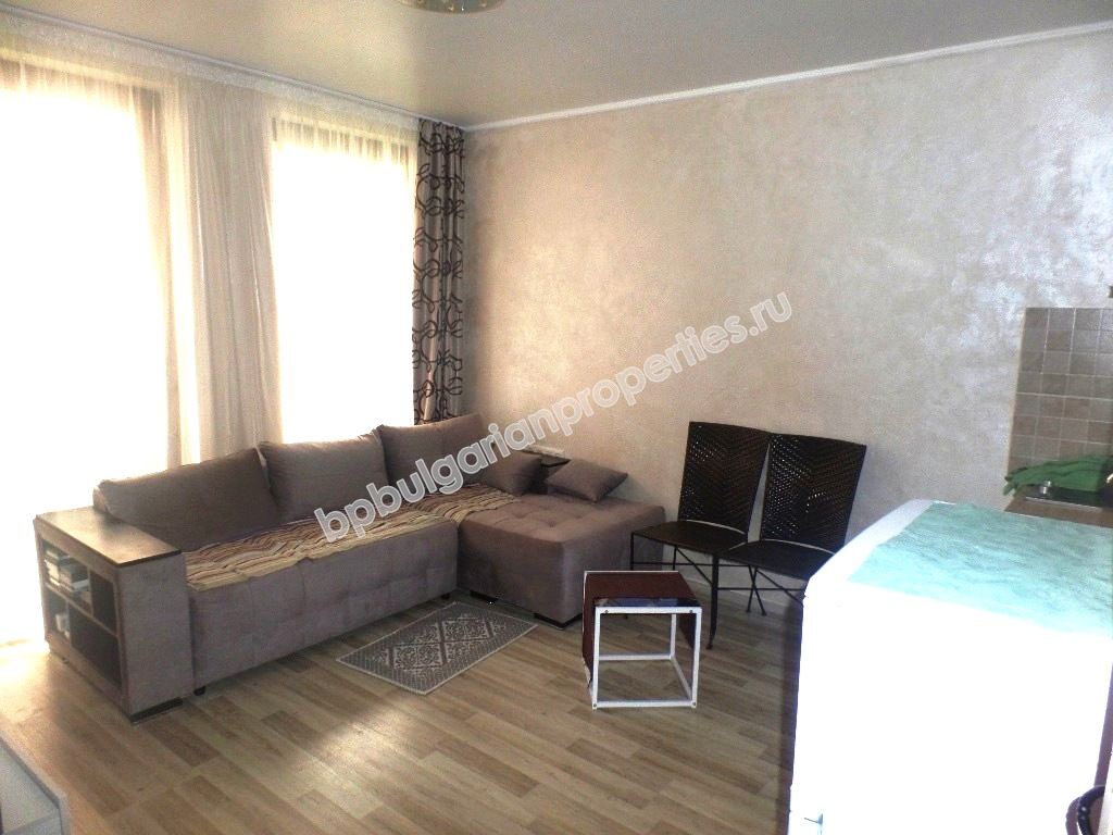 Едноспален мебелиран апартамент за продажба в елитен комплекс в курорта Слънчев Бряг