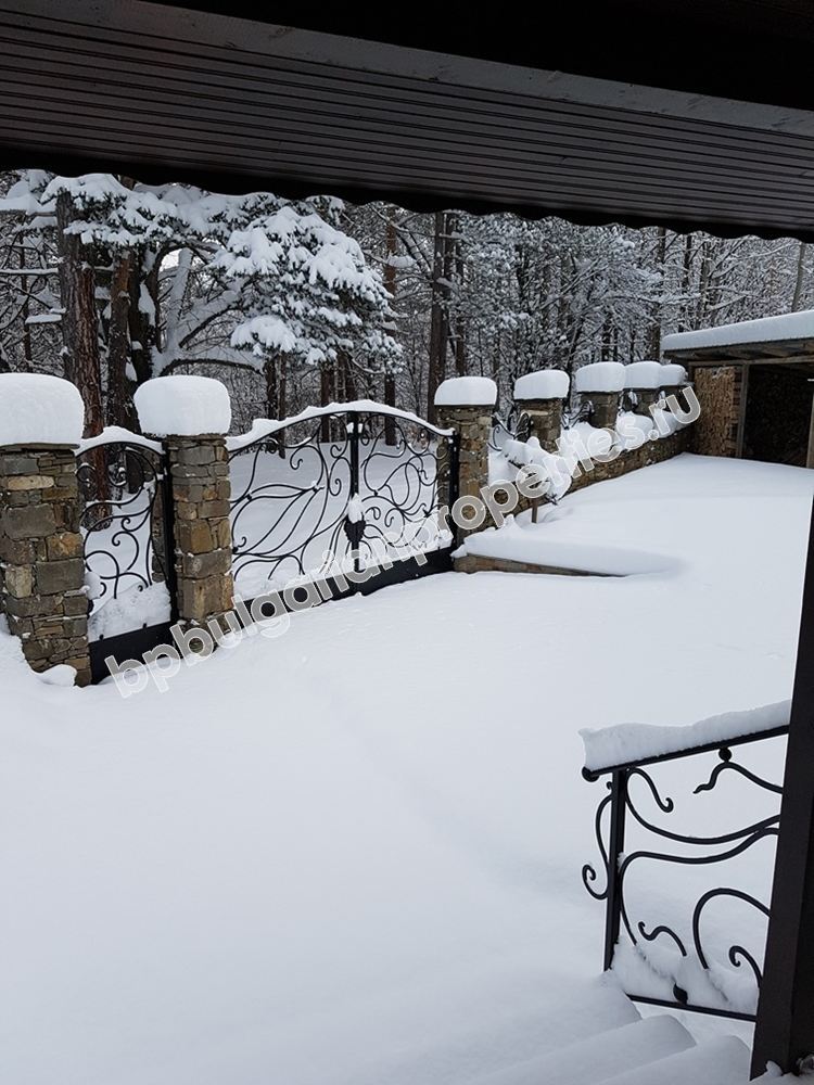 Действаща къща за гости/хотел за продажба в село в Троянския балкан