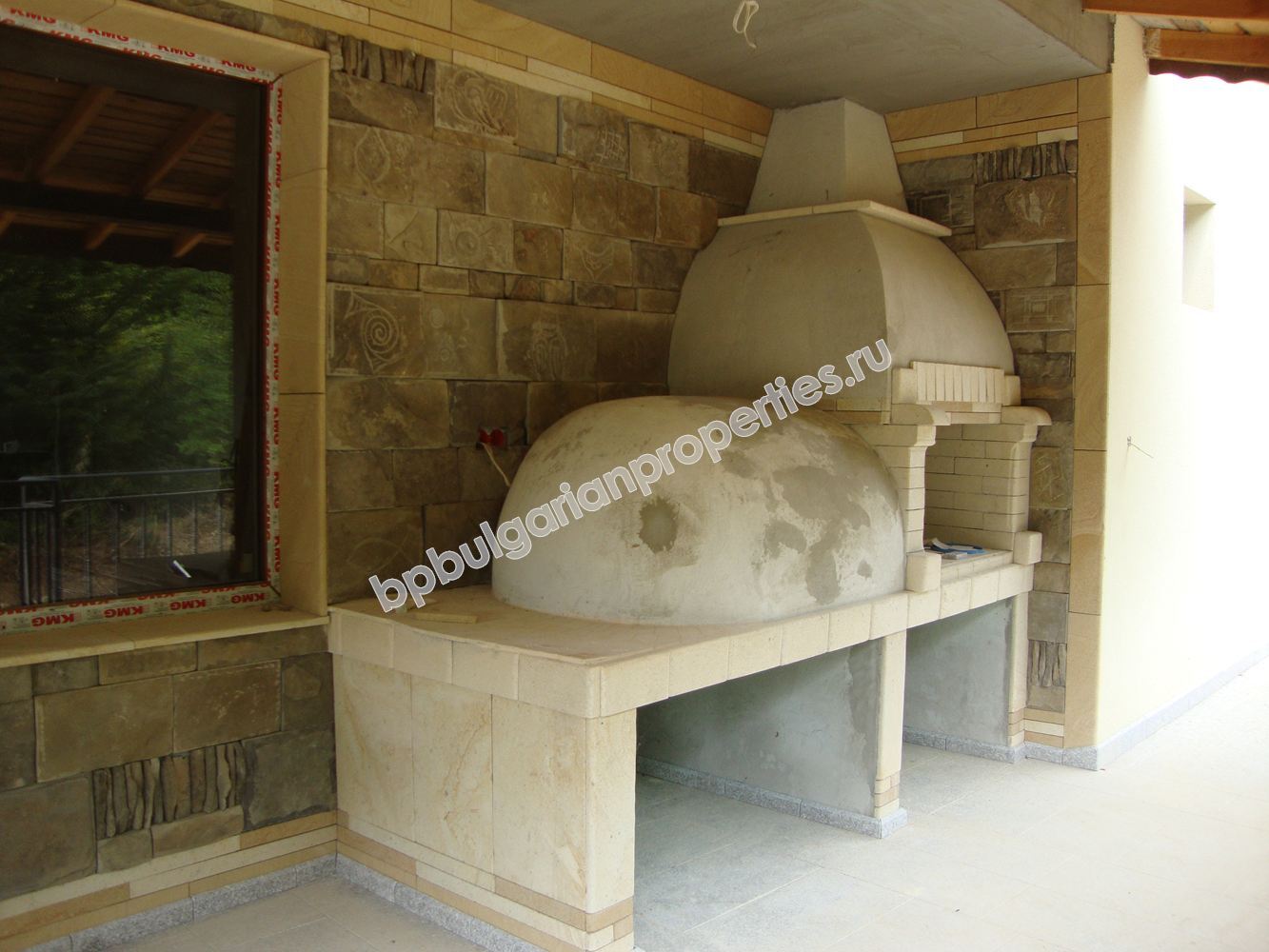 Действаща къща за гости/хотел за продажба в село в Троянския балкан