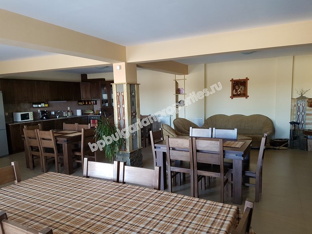 Действаща къща за гости/хотел за продажба в село в Троянския балкан