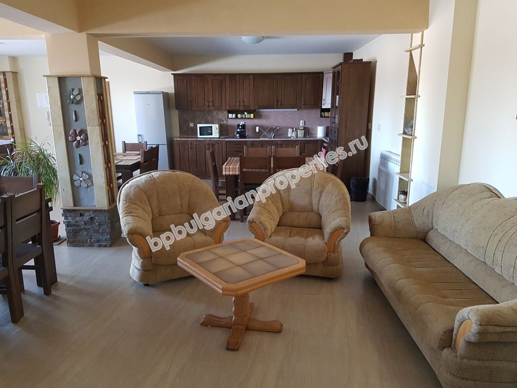 Действаща къща за гости/хотел за продажба в село в Троянския балкан