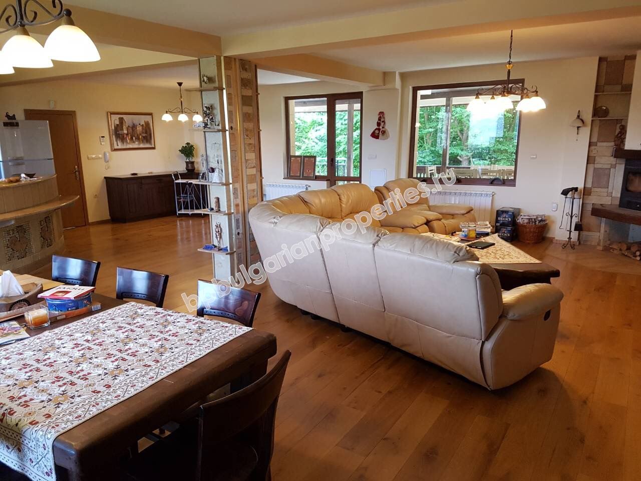 Действаща къща за гости/хотел за продажба в село в Троянския балкан
