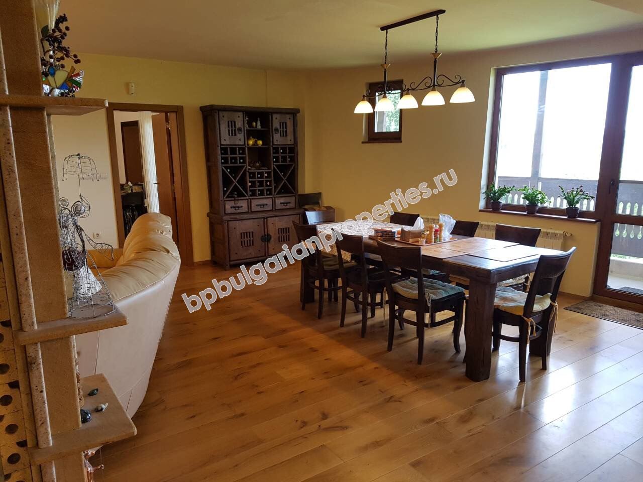 Действаща къща за гости/хотел за продажба в село в Троянския балкан