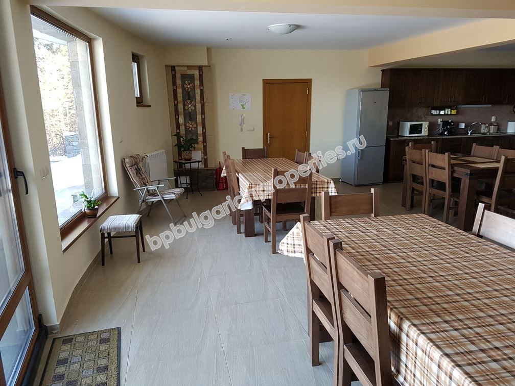 Действаща къща за гости/хотел за продажба в село в Троянския балкан