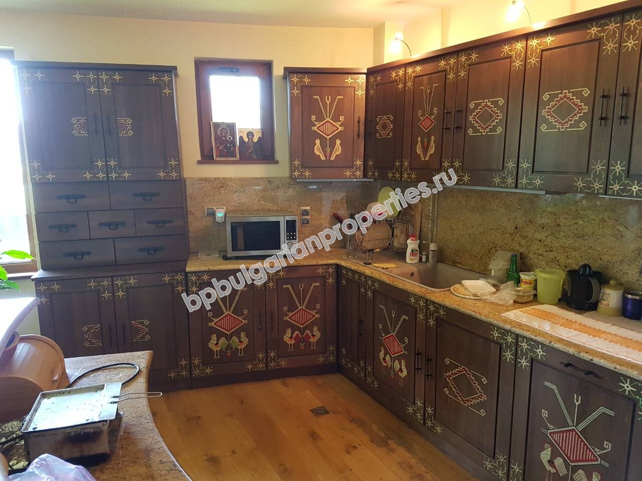 Действаща къща за гости/хотел за продажба в село в Троянския балкан