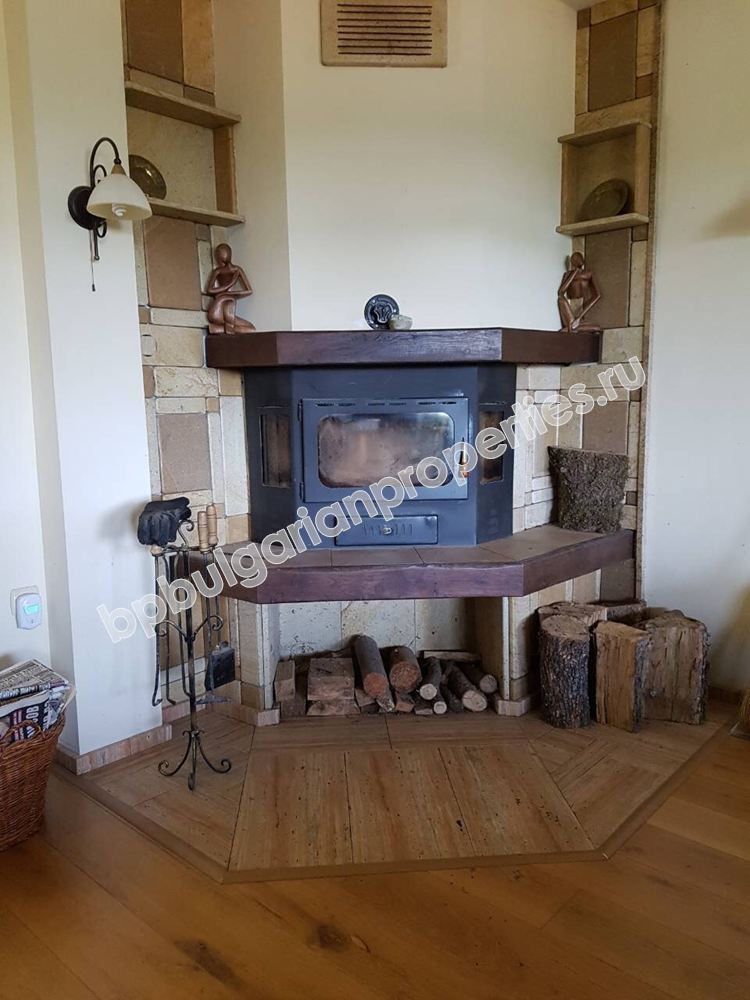 Действаща къща за гости/хотел за продажба в село в Троянския балкан