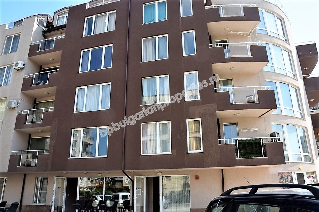 Мебелиран двустаен апартамент близо до плажа за продажба в курорта Слънчев Бряг