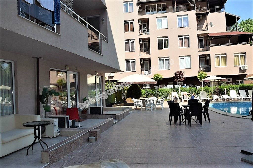 Мебелиран двустаен апартамент близо до плажа за продажба в курорта Слънчев Бряг