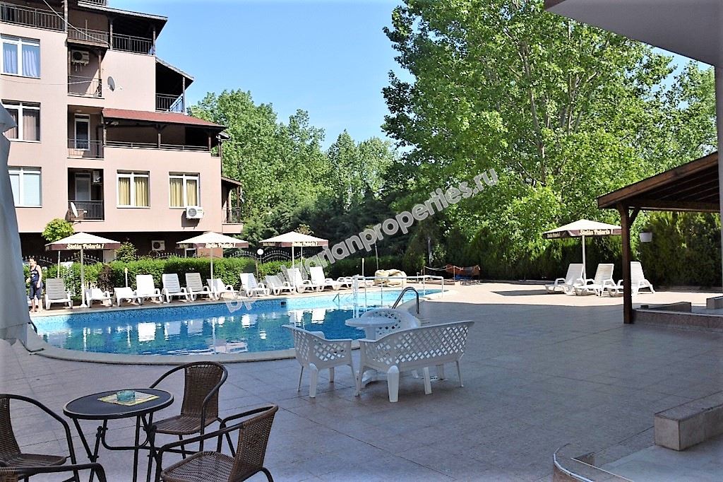 Мебелиран двустаен апартамент близо до плажа за продажба в курорта Слънчев Бряг