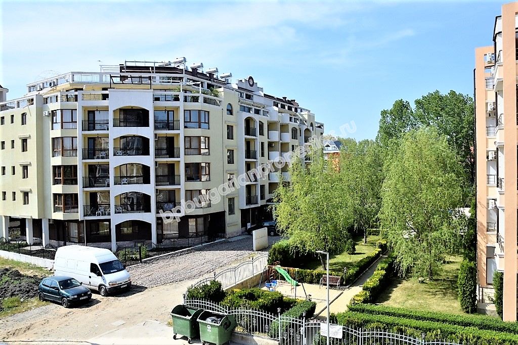 Мебелиран двустаен апартамент близо до плажа за продажба в курорта Слънчев Бряг