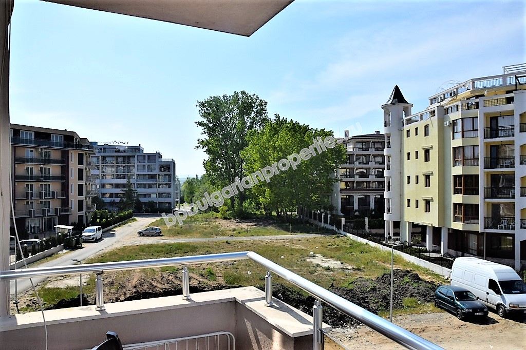 Мебелиран двустаен апартамент близо до плажа за продажба в курорта Слънчев Бряг