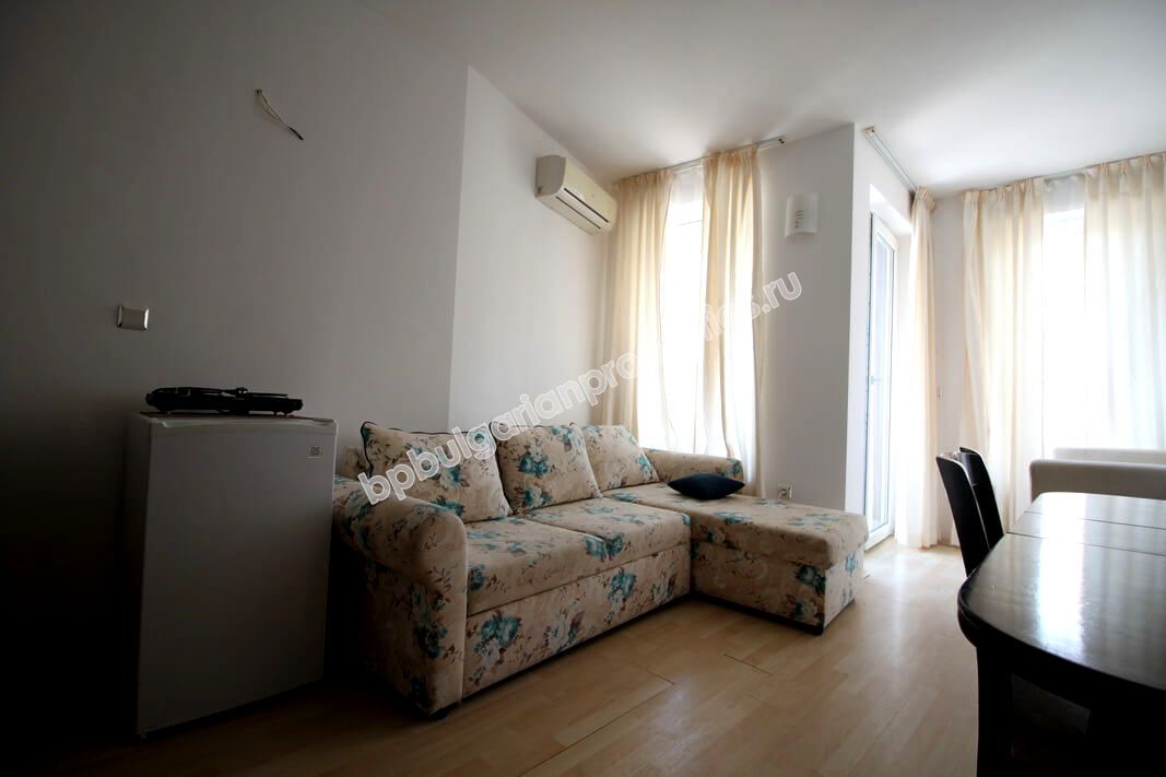 Мебелиран двустаен апартамент близо до плажа за продажба в курорта Слънчев Бряг