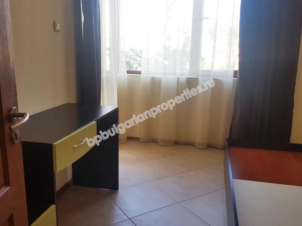 Просторен едноспален мебелиран апартамент за продажба в Слънчев Бряг