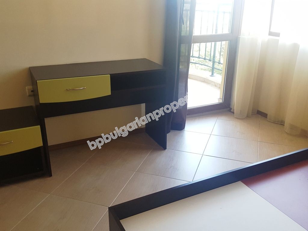 Просторен едноспален мебелиран апартамент за продажба в Слънчев Бряг