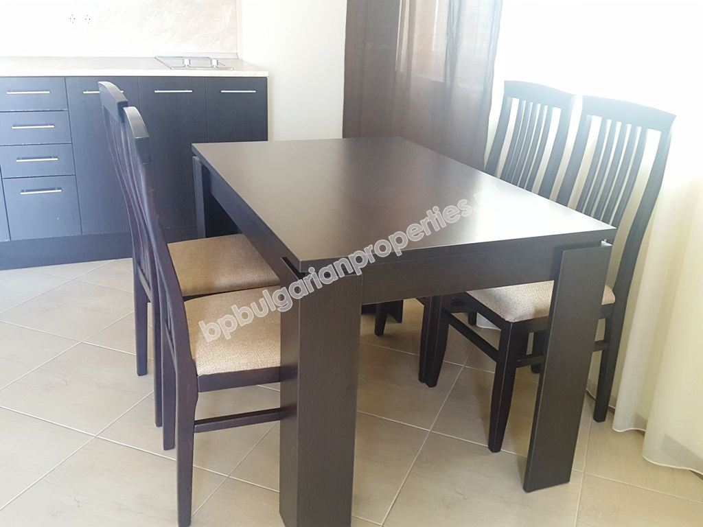 Просторен едноспален мебелиран апартамент за продажба в Слънчев Бряг