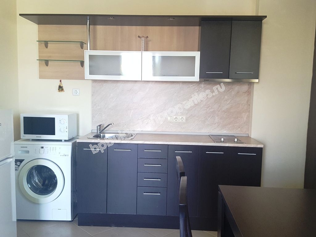 Просторен едноспален мебелиран апартамент за продажба в Слънчев Бряг