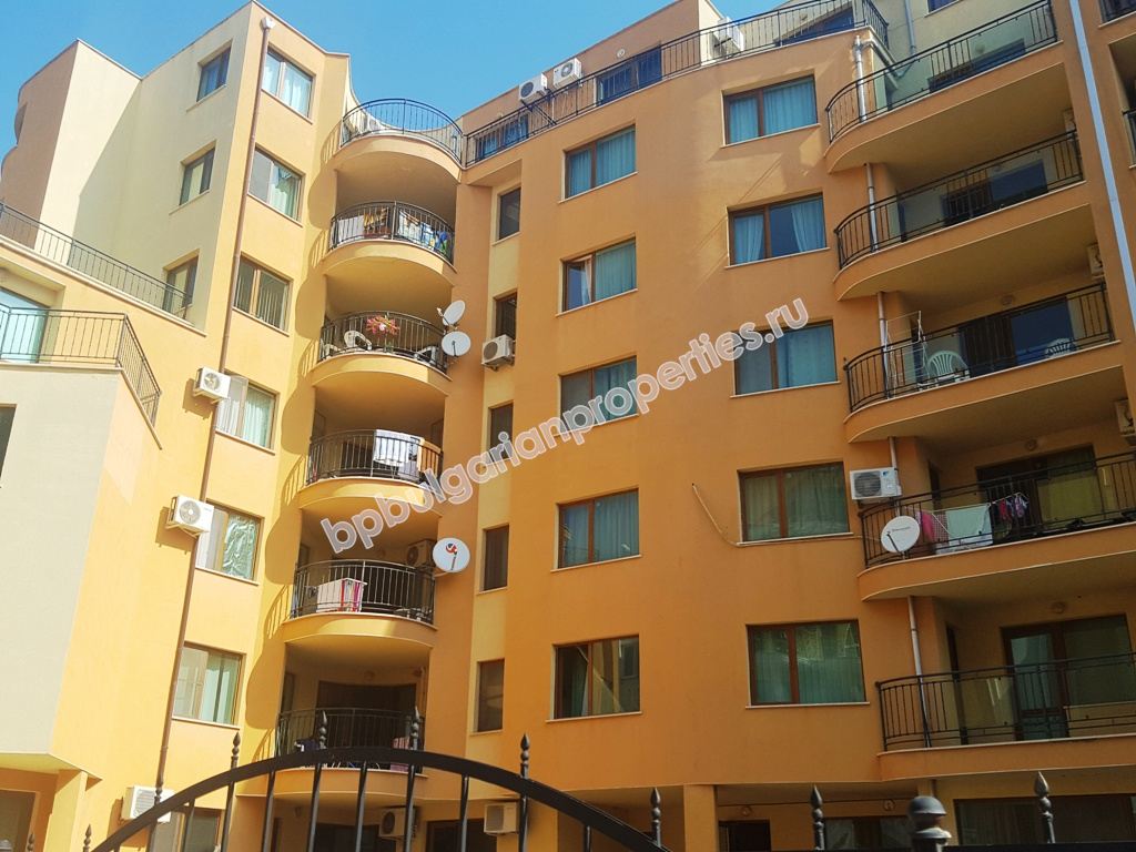 Просторен едноспален мебелиран апартамент за продажба в Слънчев Бряг