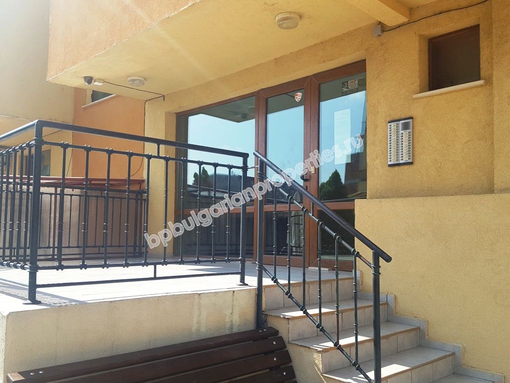 Просторен едноспален мебелиран апартамент за продажба в Слънчев Бряг