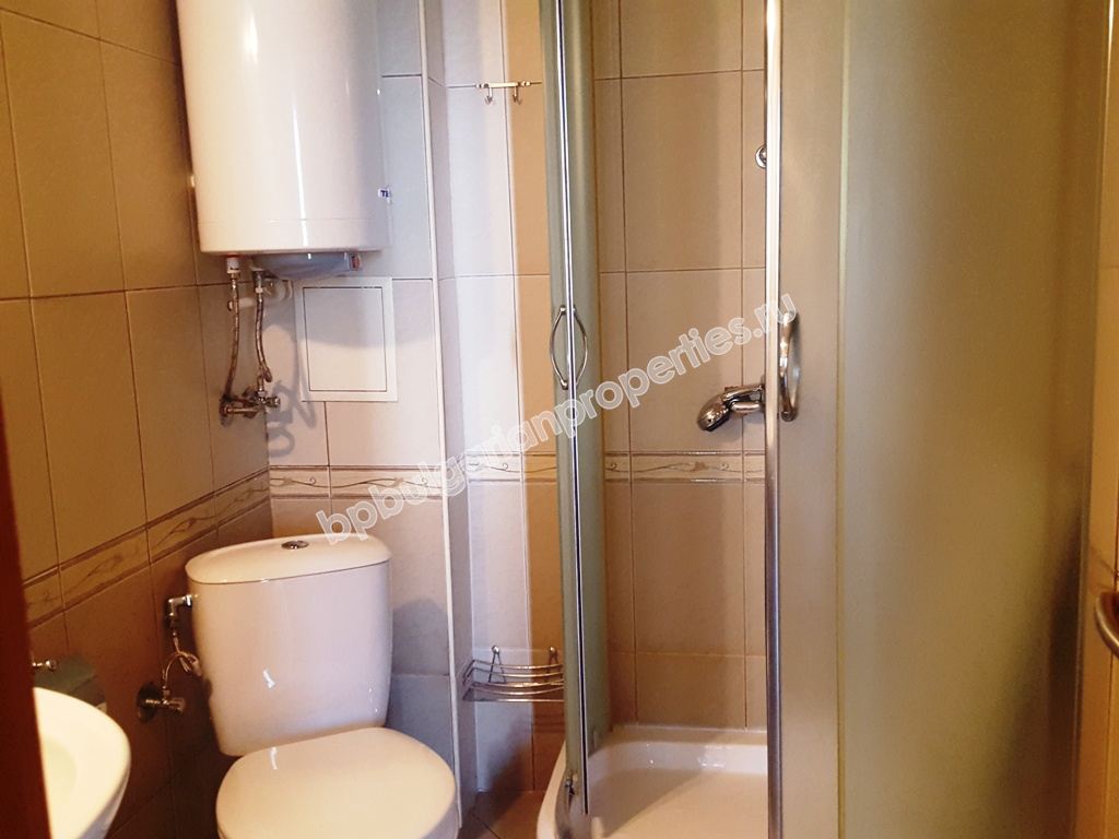 Просторен едноспален мебелиран апартамент за продажба в Слънчев Бряг