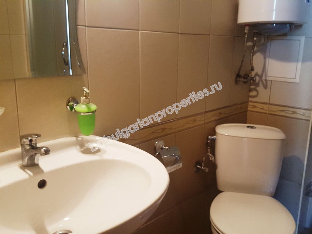 Просторен едноспален мебелиран апартамент за продажба в Слънчев Бряг