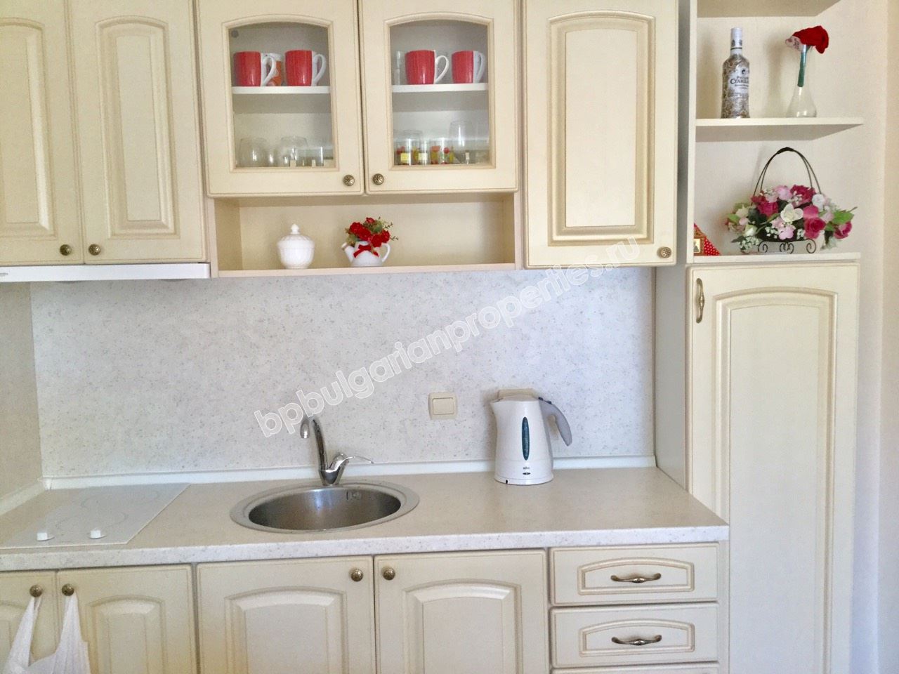 Апартамент в комплекс-лукс на първа линия в Елените