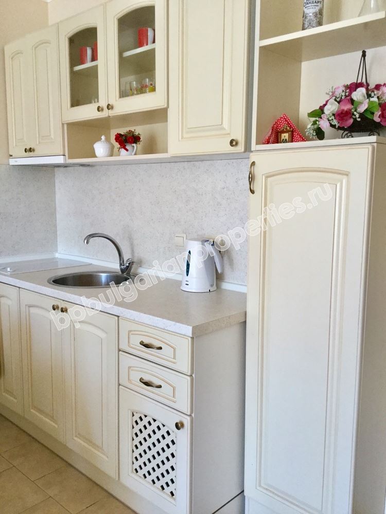 Апартамент в комплекс-лукс на първа линия в Елените