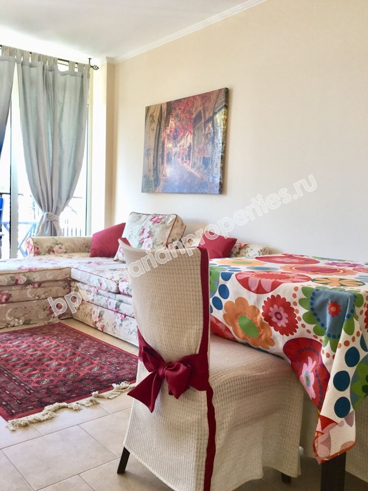 Апартамент в комплекс-лукс на първа линия в Елените