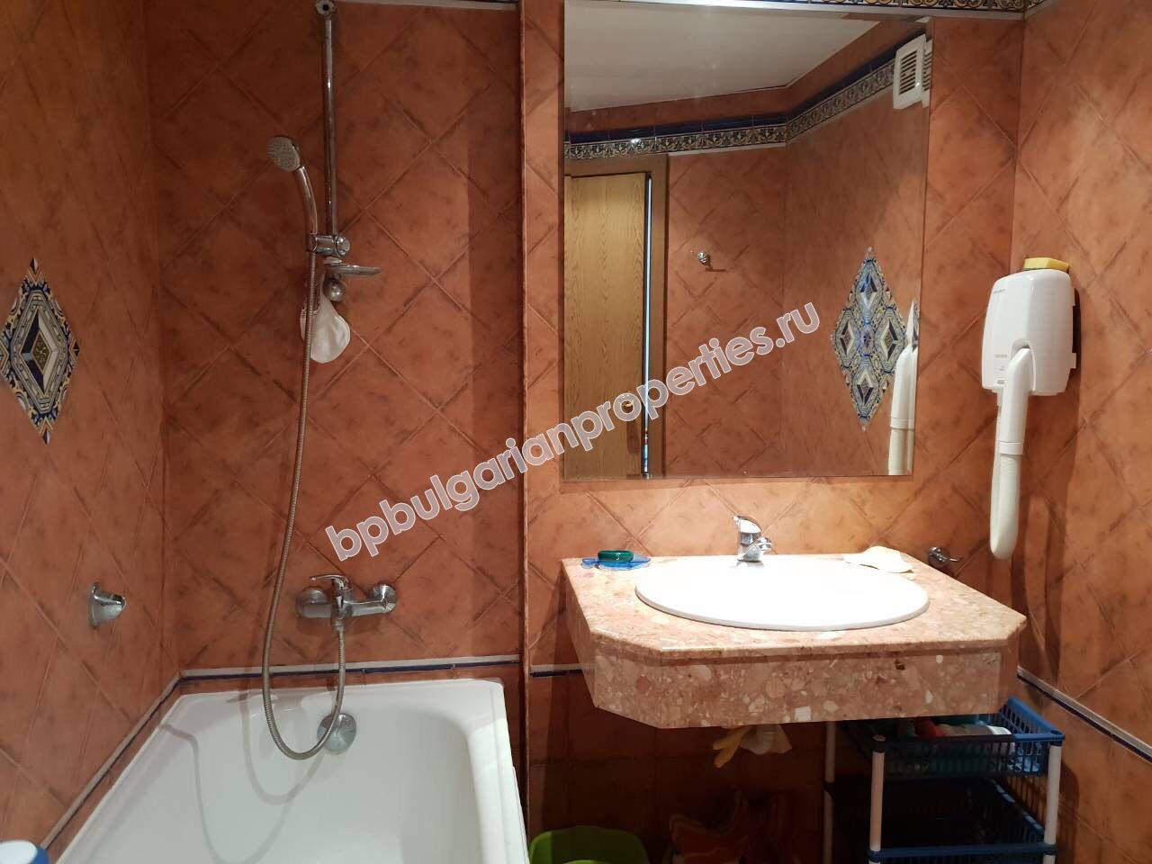 Апартамент в комплекс-лукс на първа линия в Елените