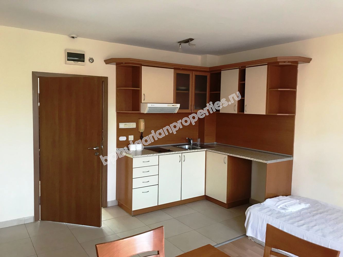 Мебелиран двустаен апартамент за продажба в курорта Слънчев Бряг