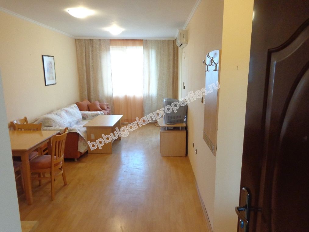 Евтин двустаен мебелиран апартамент за продажба в курорта Слънчев Бряг
