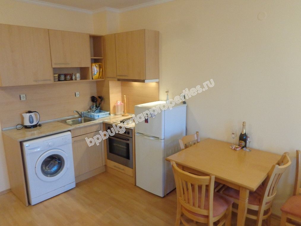 Евтин двустаен мебелиран апартамент за продажба в курорта Слънчев Бряг