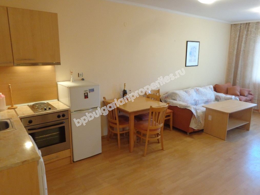 Евтин двустаен мебелиран апартамент за продажба в курорта Слънчев Бряг