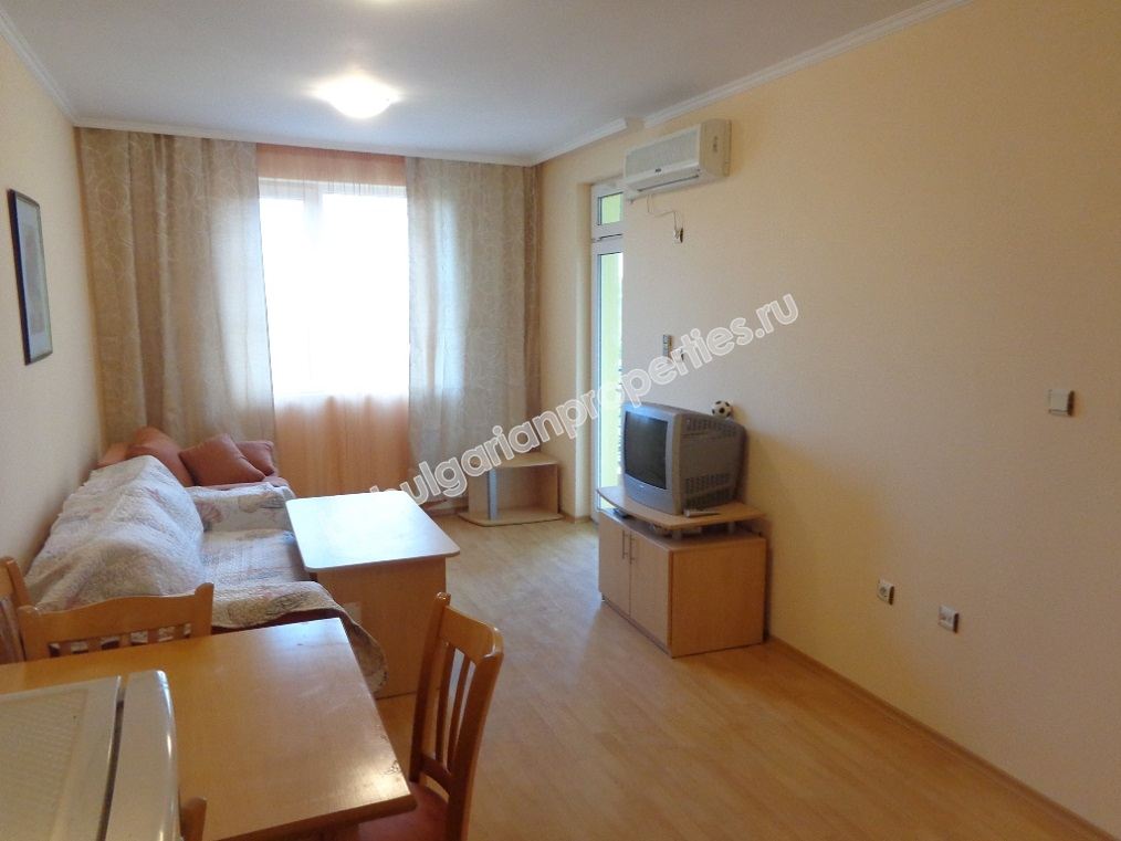 Евтин двустаен мебелиран апартамент за продажба в курорта Слънчев Бряг