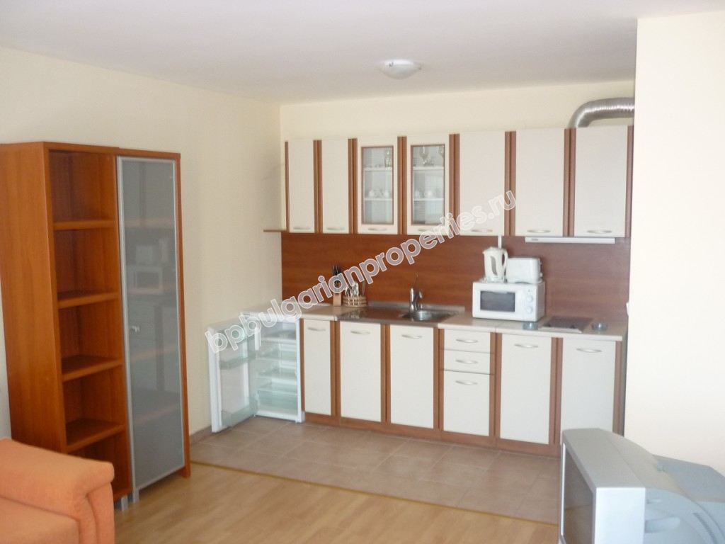 Мебелиран едноспален апартамент за продажба близо до плажа в курорта Слънчев Бряг