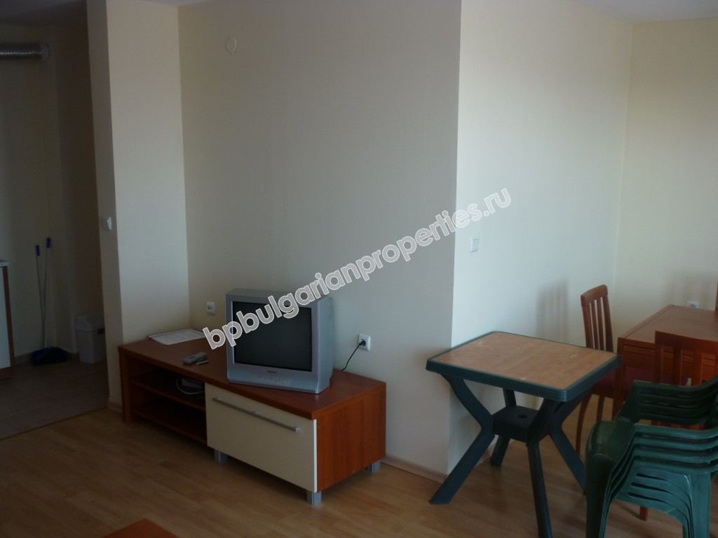 Мебелиран едноспален апартамент за продажба близо до плажа в курорта Слънчев Бряг