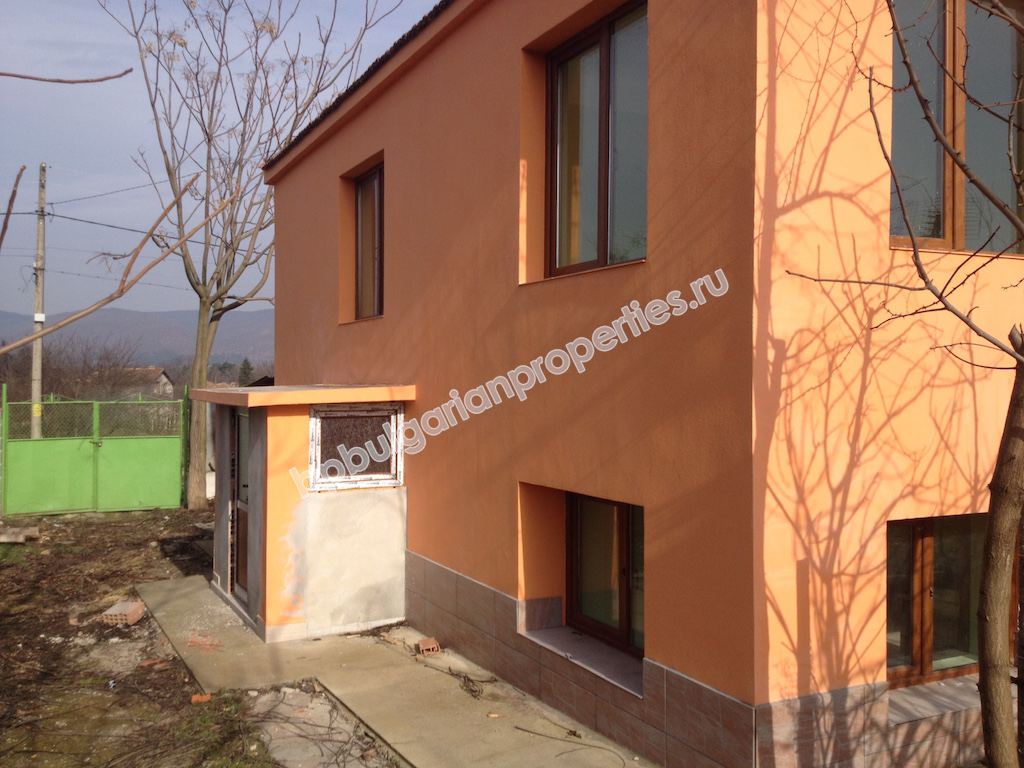 Напълно реновирана къща за продажба в село близо до Слънчев бряг и морето