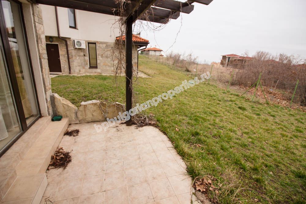 Апартамент с две спални за продажба близо до морето в Кошарица