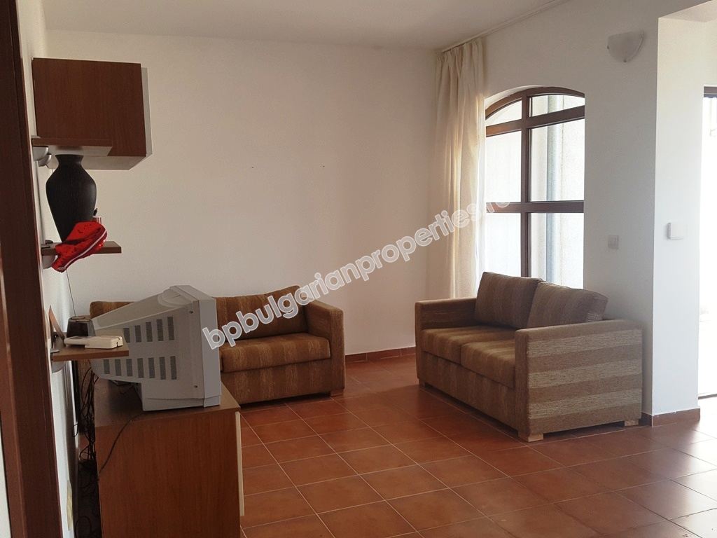 Мебелиран двуспален апартамент с гледка море за продажба близо до курорта Слънчев Бряг