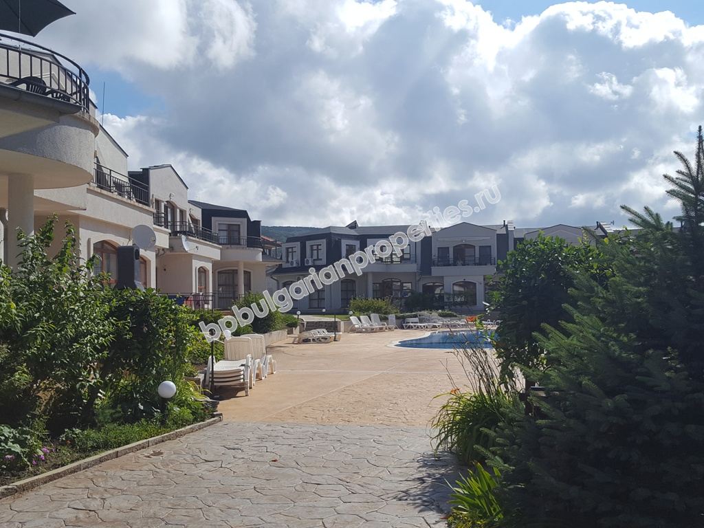 Мебелиран двуспален апартамент с гледка море за продажба близо до курорта Слънчев Бряг