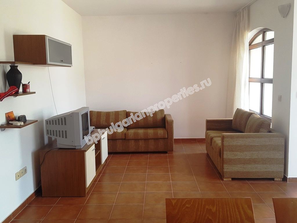 Мебелиран двуспален апартамент с гледка море за продажба близо до курорта Слънчев Бряг