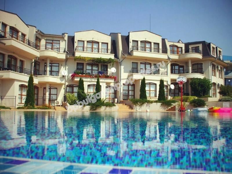 Мебелиран двуспален апартамент с гледка море за продажба близо до курорта Слънчев Бряг