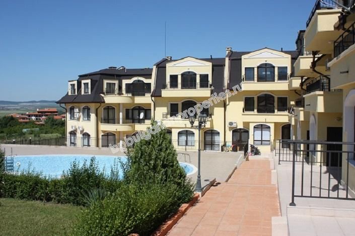 Мебелиран двуспален апартамент с гледка море за продажба близо до курорта Слънчев Бряг