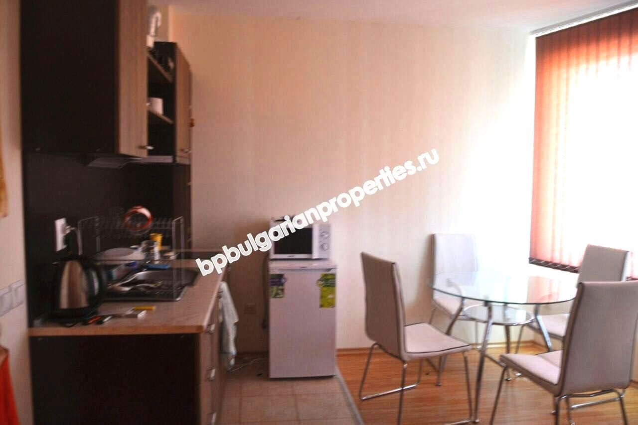 Мебелирано студио за продажба в затворен комплекс в Поморие