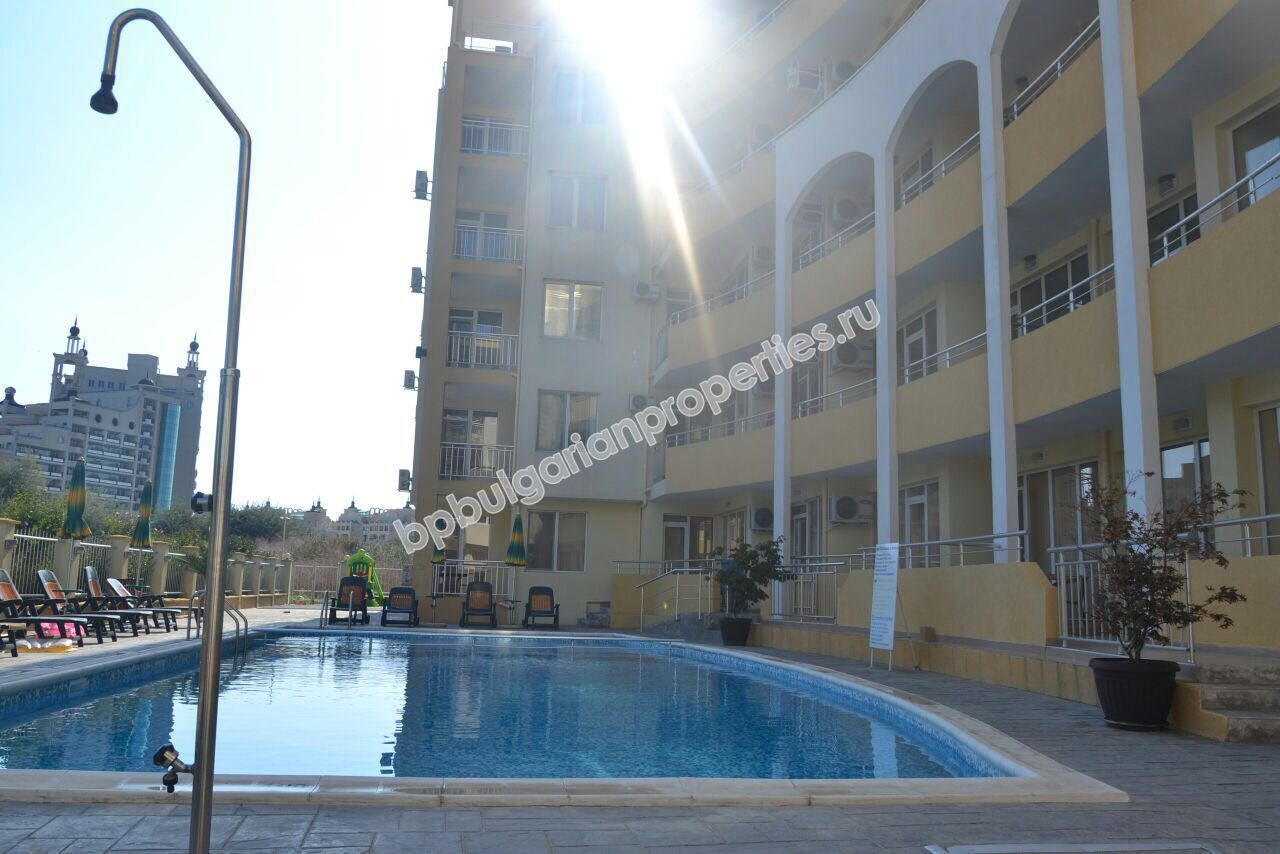 Мебелирано студио за продажба в затворен комплекс в Поморие